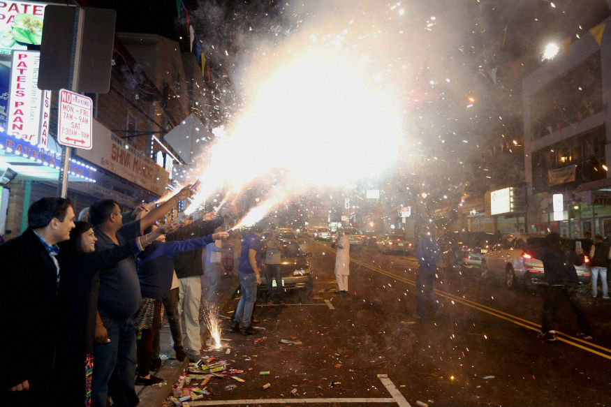  In the wake of rising pollution due to bursting of firecrackers, industry body Assocham on Saturday said clean environment should be a combined responsibility of the Centre, state governments, civil society and public at large, and not of the apex court alone, reports PTI. The industry body said enforcement of the Supreme court order banning sale of firecrackers should have been ensured by the Union Environment Ministry, Delhi government, the state governments of Uttar Pradesh and Haryana in the entire NCR. Air pollution in the capital soared to alarming levels on Diwali night, reaching as much as five times over the safe limit because of bursting of firecrackers despite a Supreme Court ban on their sale in the NCR. ( Photo courtesy: Reuters ) 