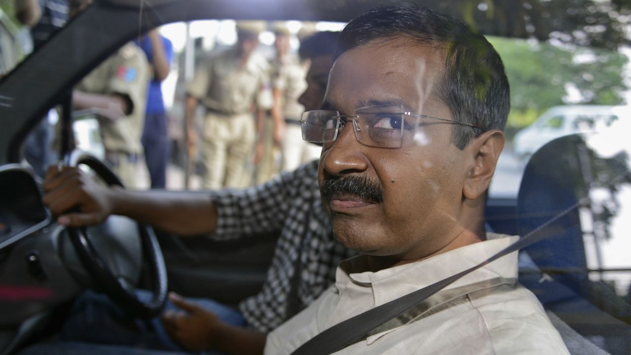  After a day of letting the results sink in, AAP leaders are now in introspection mode. 

 The Aam Aadmi Party held an emergency meeting at the residence of Chief Minister Arvind Kejriwal even as offers of resignation poured in from party leaders over the recent string of electoral losses. 