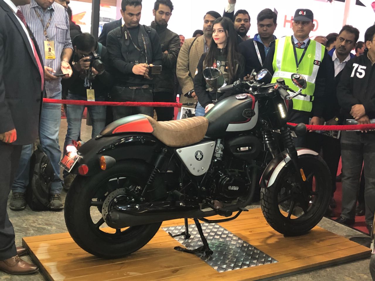 <p>That&#39;s the Renegade Duty Ace!&nbsp;Cafe style urban cruiser. Low handlebar. Removable cowl on&nbsp;rear&nbsp;seat.&nbsp;41mm&nbsp;front forks. Oil cooled 230cc.18PS/17Nm. ABS and FI by Dec 2018. Starting price Rs 1.29 lakh ex Delhi.</p>