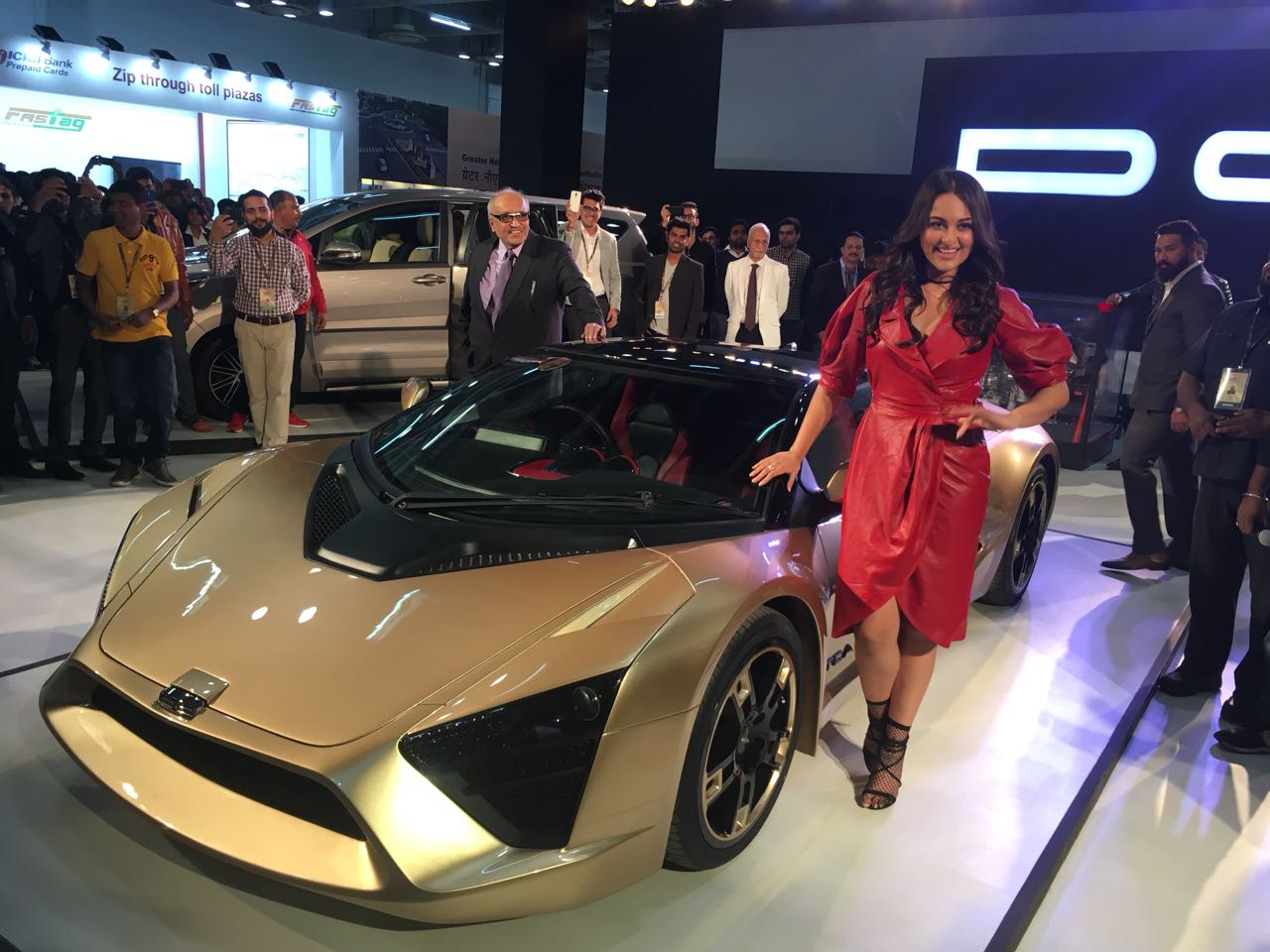<p>DC Motors unveiled their latest creation,&nbsp;the DC TCA along with&nbsp;Sonakshi&nbsp;Sinha&nbsp;at the Auto Expo 2018. Here&#39;s a look at it</p>
