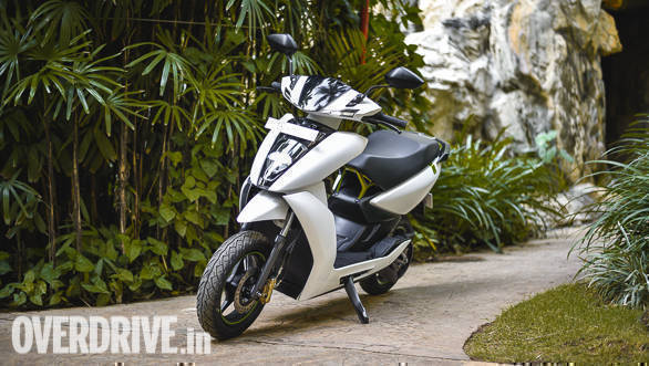 <p>Pre-ordrs for both the bikes open at 12.20 pm today. The 340 is priced at Rs 1.09 lakhs OTR and the 450 is priced at Rs 1.24 lakh. Includes a charging cable, installation and one year subscription to Ather One.</p>