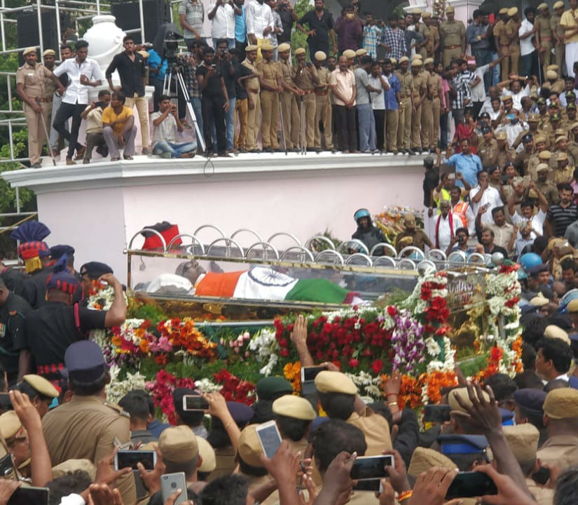 Karunanidhi funeral; updates: DMK patriarch laid to rest with State ...