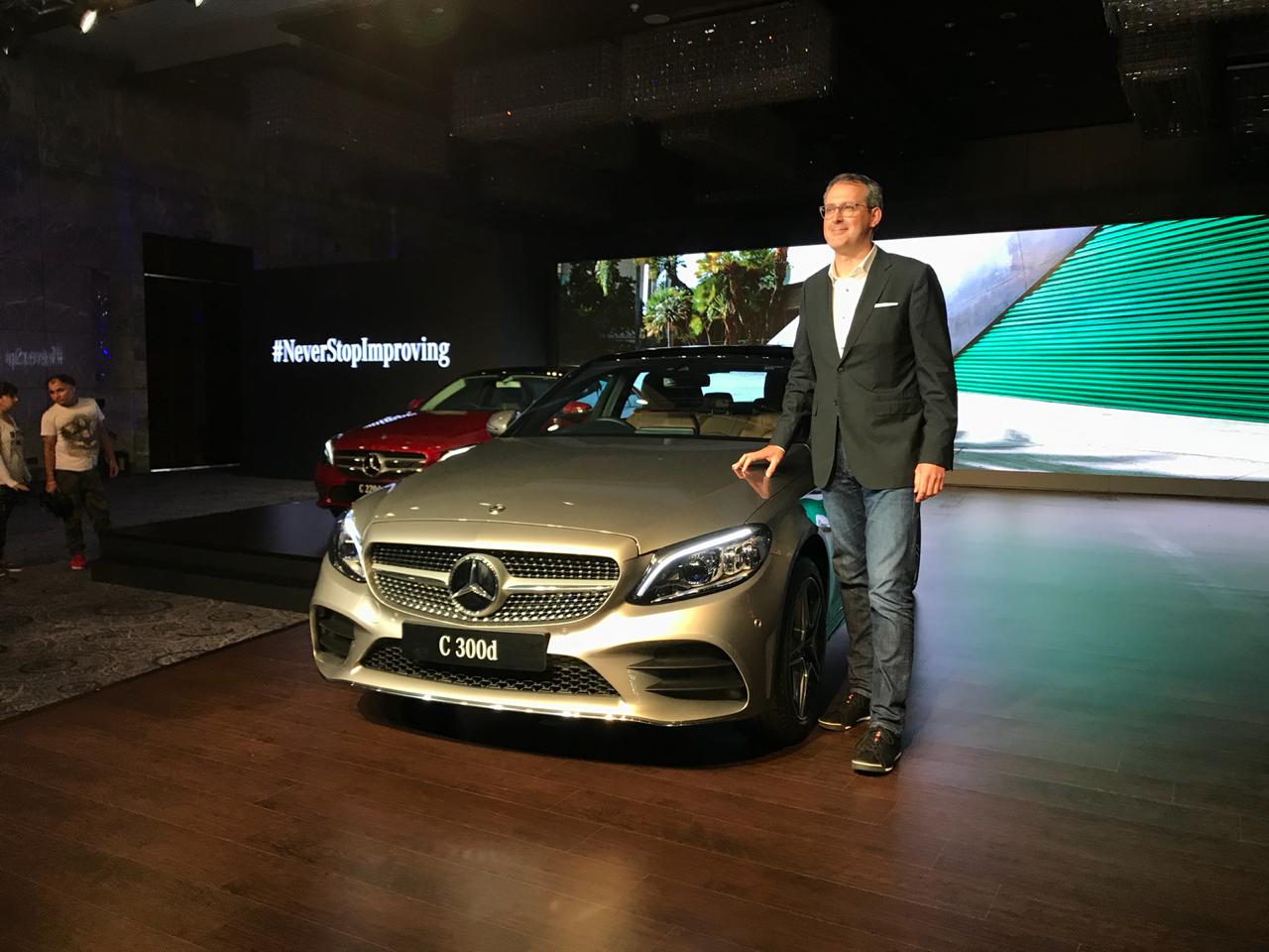 <p>The Mercedes-Benz&nbsp;C Class C 300d gets a sportier looking single slat grille, as compared to the two slat grille on the C 220d.</p>