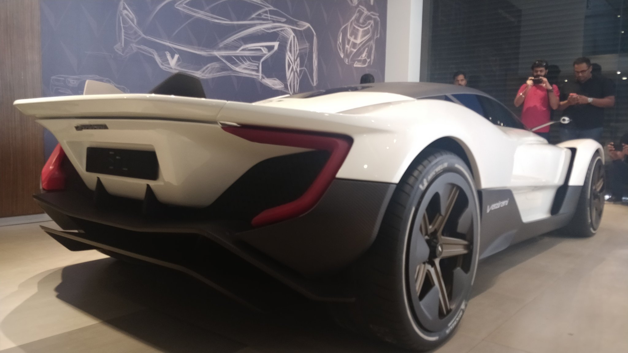 <p>The Shul sits on a carbon-fibre tub chassis with a 300 kg battery pack that sits on the floor behind the driver. Notable is the subtle rear diffuser, made possible by the car&#39;s #EV packaging</p>