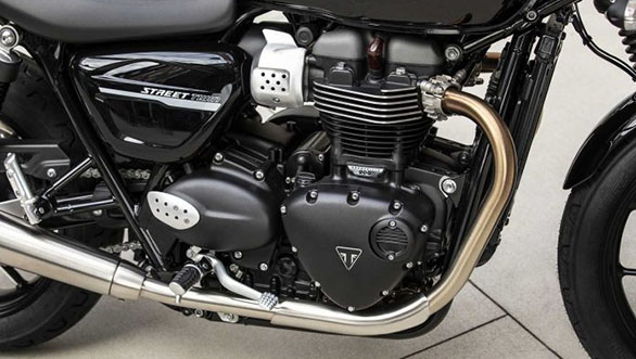 <p>The Street Twin and the Street Scrambler are powered by the same liquid-cooled 900cc parallel-twin motor paired to a five-speed manual gearbox.</p>