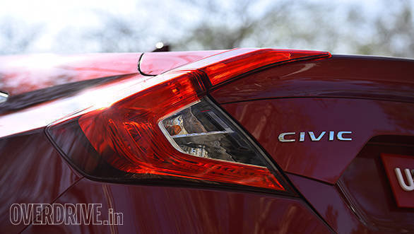 <p>We expect a price range of Rs 16-22 lakh, ex-showroom, for the petrol automatic and diesel manual cars. But if you stay right here on our liveblog, you&#39;ll be the first to know what the pricing is like, as soon as it&#39;s announced.&nbsp;</p>

