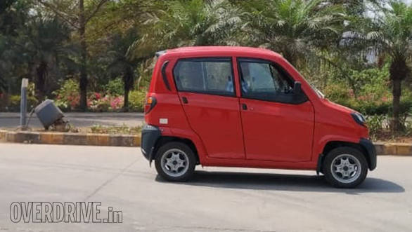 <p>The Qute is powered by a 216cc, single-cylinder, four-stroke, twin-spark (DTSI) engine.</p>
