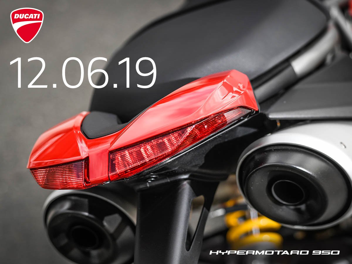 <p>The iconic dual under seat exhaust set up is back! The design has been inspired from that of the Hypermotard 1100.</p>