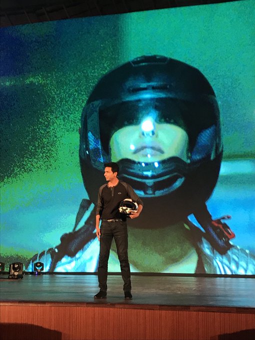 <p>Customers buying the Revolt&nbsp;RV400 will also have the option of buying a &lsquo;connected&rsquo; helmet that will take voice commands.</p>