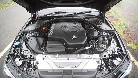 <p>The 330i puts out 259PS and 400Nm from a 2.0 litre four cylinder petrol</p>