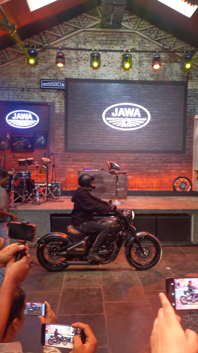 <p>Jawa #Perak has been unveiled.&nbsp;The company is yet to disclose the power figures and revised pricing</p>