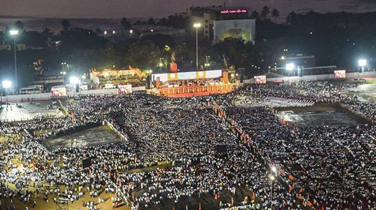 Maharashtra Oath Ceremony Highlights: Uddhav Thackeray takes oath as CM ...