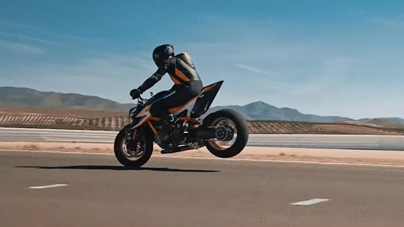 <p>The KTM 1290 Duke R has been teased on the social network platform. The teaser video reveals the motorcycle just enough to give an idea of what to expect at EICMA 2019. <a href="http://overdrive.in/news-cars-auto/ktm-1290-duke-r-teased-in-a-video-ahead-of-its-debut-at-eicma-2019/">Detailed feature here.</a></p>