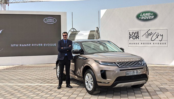 <p>The Range Rover Evoque is now officially launched! Yours at a starting price of Rs 54.94 lakh, ex-showroom</p>