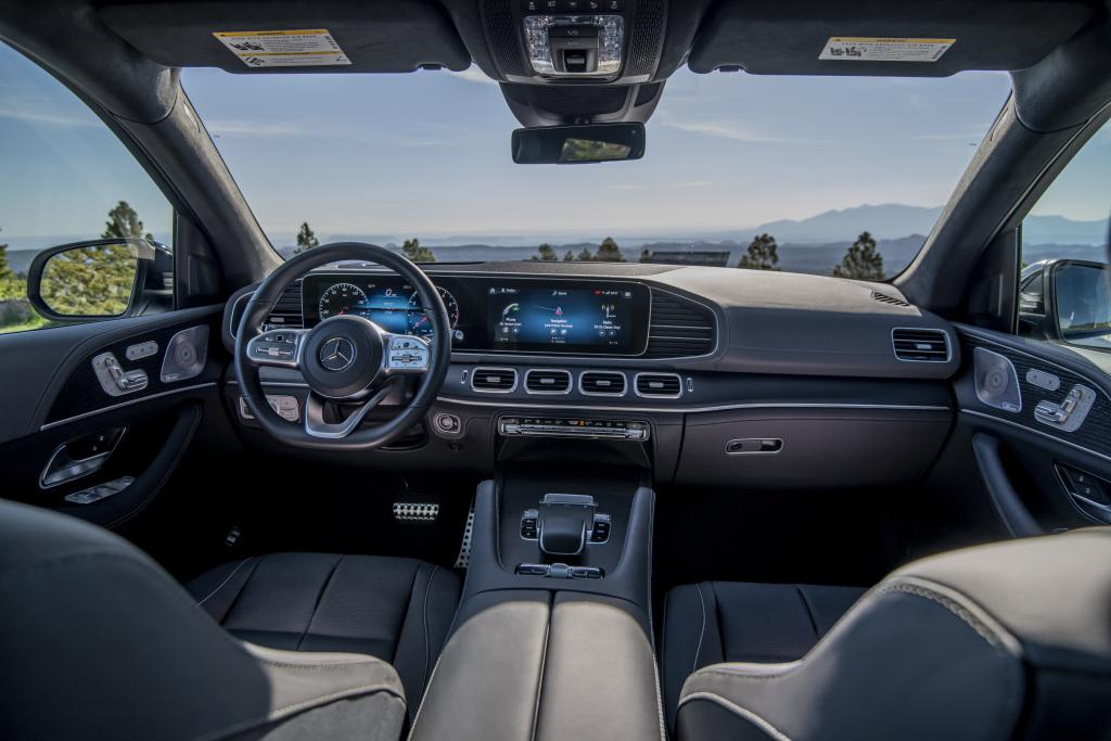 <p>The flagship SUV from Mercedes-Benz has gone through a serious revision not just outside but in the cabin as well</p>