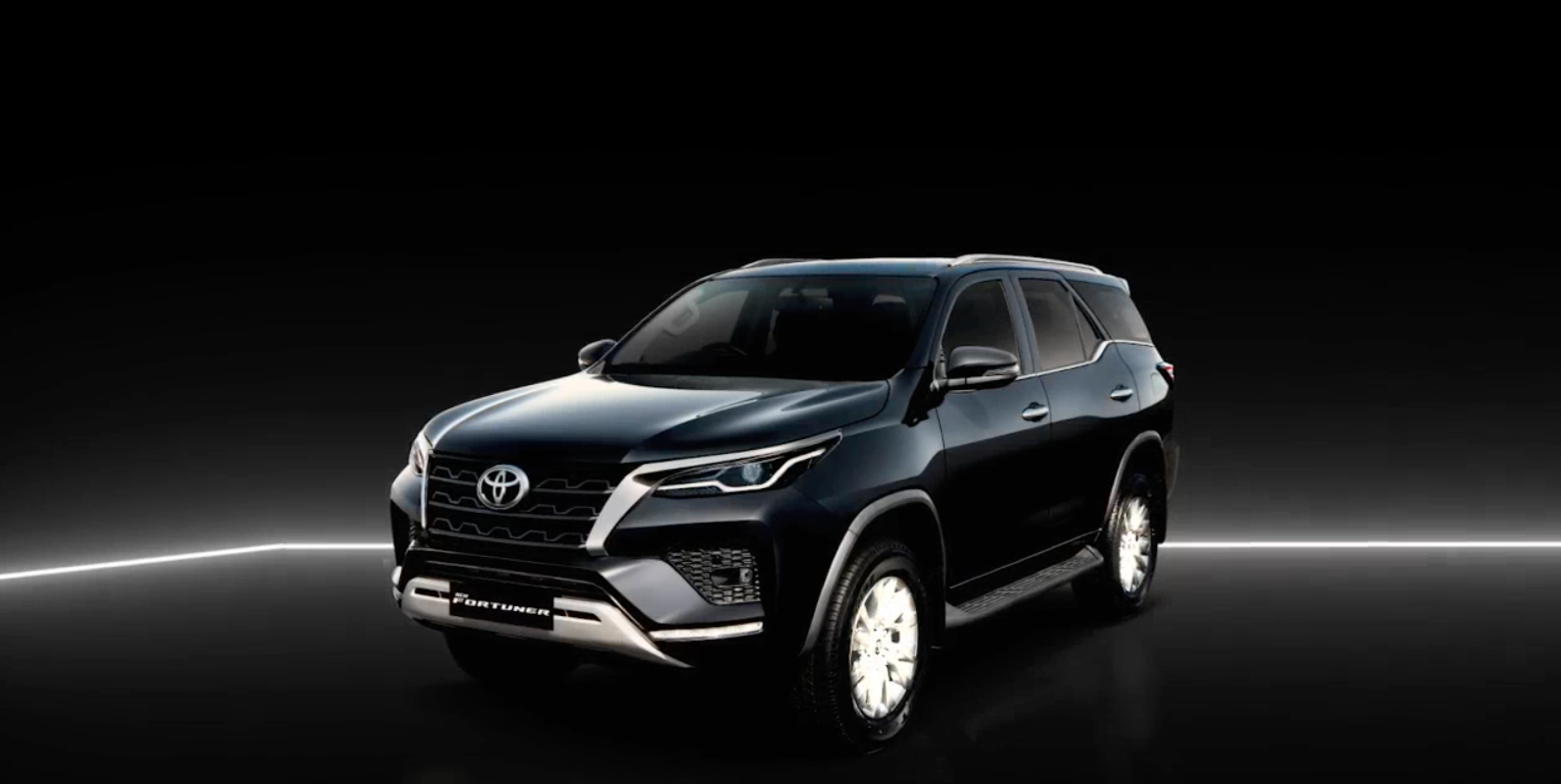 <p>Cosmetic updates on the Toyota new Fortuner include a larger grille, reshaped bumpers, redesigned skid plate, LED lights at either end and a new wheel design.</p>
