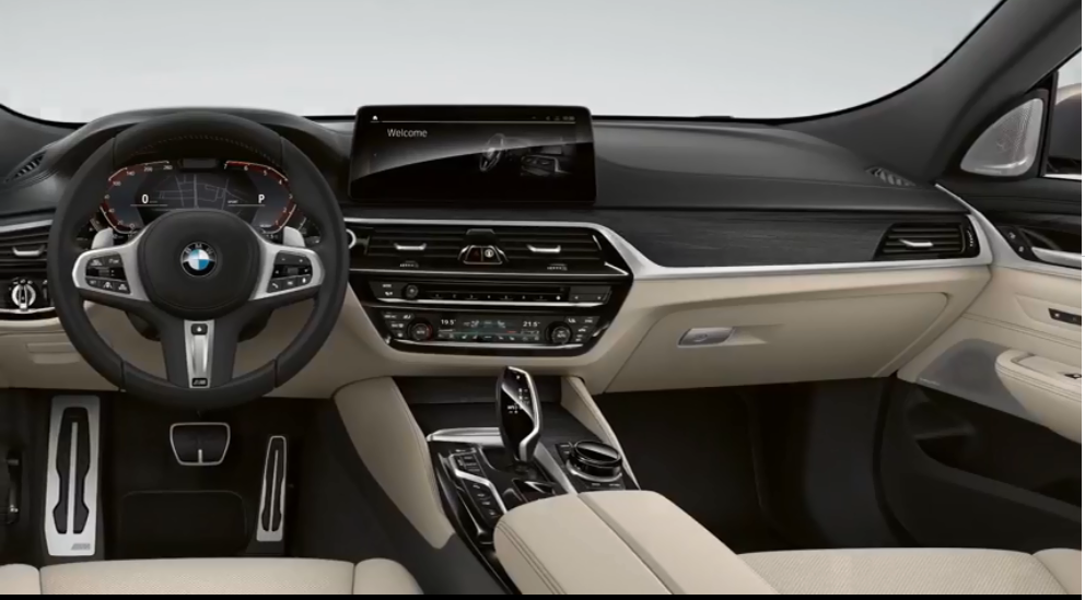 <p>The interiors&nbsp;of the 6 Series GT comes with comfort seats, powered seats, four-zone climate control, panoramic sunroof</p>