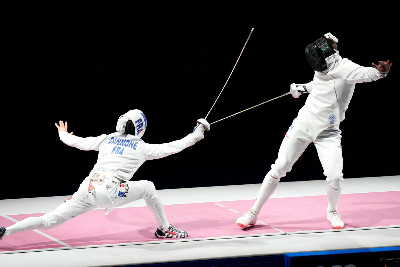  

  :  

 France’s Romain Cannone won Gold in the Men’s Individual Epee by beating world champion Hungary’s Gergeley Siklosi in the final. The 24-year-old rank outsider, who was making his Olympic debut, took command of the contest from the start by going 2-0 up before world ranked number one, Siklósi, scored a point. The final result was 15-10. 

 In another major upset of the tournament, Siklósi, 23, beat reigning Olympic champion PARK Sangyoung from the Republic of Korea in the quarterfinals. The final score was 15-12. 

 The bronze medal match was a close contest on Day 2 of the Games with Reizlin defeating Italy’s Andrea Santarelli 15-12. The pair had battled it out for nearly 18 minutes before the Ukrainian, who also came third in the World Championships, won. 

