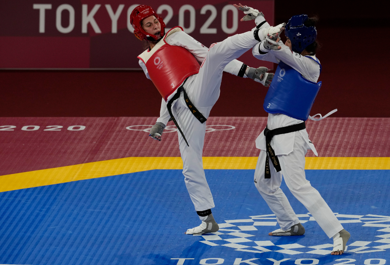  

  : The American Anastasija Zolotic, with a series of impressive performances in the -57kg category on 25 July, made history by becoming the first American woman to win Olympic Taekwondo gold. The 18-year-old, who hails from the state of Florida, followed up from the gold she won at the Pan American Games in 2019 and silver at the Summer Youth Olympics in Argentina, with a 25-17 victory over the ROC athlete Tatiana Minina in the final from the Makuhari Messe Hall A.Another teenage sensation, LO Chia-Ling of Chinese Taipei, twice a junior world champion, picked up bronze by beating Tekiath Ben Yessouf of Niger 10-6. She shares the third place on the podium with Hatice Kubra Ilgun of Turkey who beat Kimia Alizadeh Zonouzi of the Refugee Olympic Team in a tense 8-6 match. 
