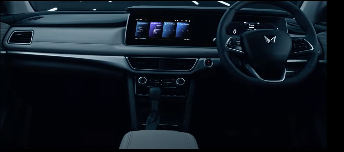 <p>Here&#39;s the first full glimpse of the XUV700&#39;s dashboard</p>