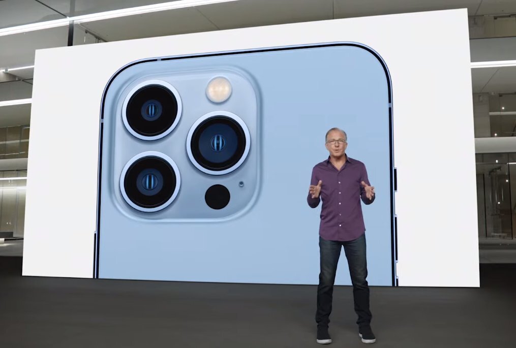  Apple has also brought a new three-camera system on the iPhone 13 Pro and 13 Pro Max. The main camera sensor is now bigger and offers better low-light photography. The new ultrawide camera also offers 92.5% improvement in low light and a wider aperture. The new 77mm telephoto camera now offers 3x optical zoom. 