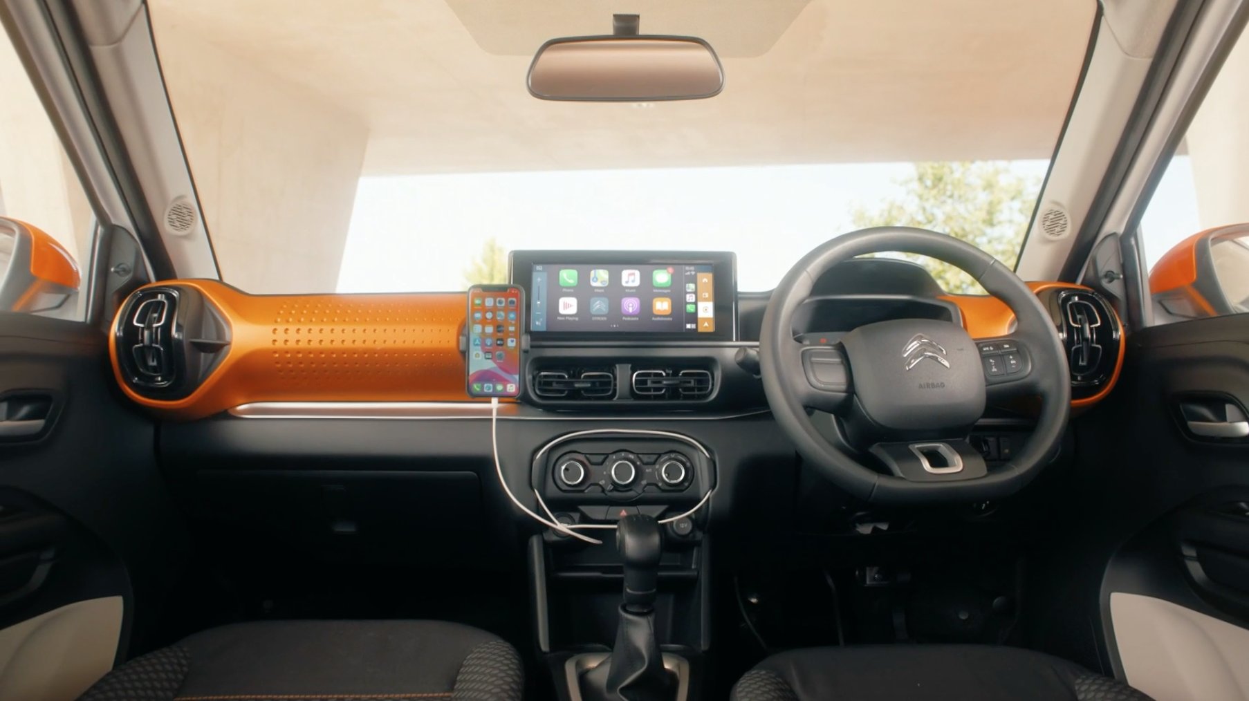 <p>These are the Citroen C3&#39;s interiors. Note the large touchscreen and the usual Citroen geometric shapes</p>