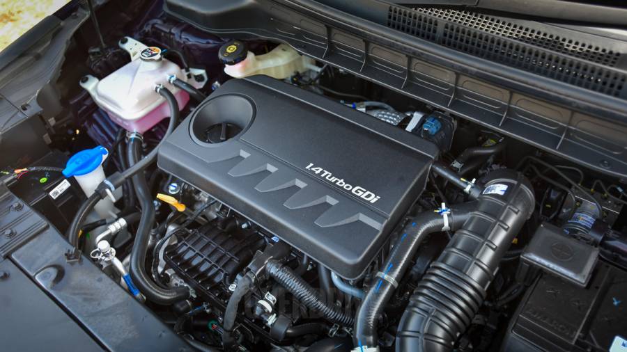 <p>The Carens&#39; engine options are the same as the Seltos and the Creta. T<a href="https://www.overdrive.in/news-cars-auto/2021-hyundai-alcazar-prices-and-variants-explained/">he 2.0-litre naturally-aspirated petrol from the Alcazar has been given a miss here</a>&nbsp;but the top spec engine option is the 1.4-litre turbo-petrol that puts out 140PS and 242Nm. This pairs with a six-speed manual or a seven-speed DCT. The diesel engine option is a 1.5-litre unit that puts out 115PS and 250Nm, mated to a six-speed manual or torque converter. The base engine option is a 1.5-litre naturally aspirated petrol that makes 115PS and 144Nm and is only available with the manual.</p>