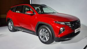 <p>The new Hyundai Tucson will come with Level 2 ADAS features and both petrol and diesel engine options mated to automatic transmissions, that deliver torque to all four wheels all the time.</p>