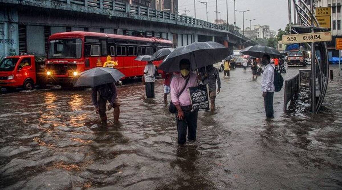   

 Heavy rains and strong winds lashed Mumbai and its suburbs thismorning, leading to waterlogging in some low-lying areas, civic officials said. The intensity of the rainfall, however, dwindled in the later part of the day. 

