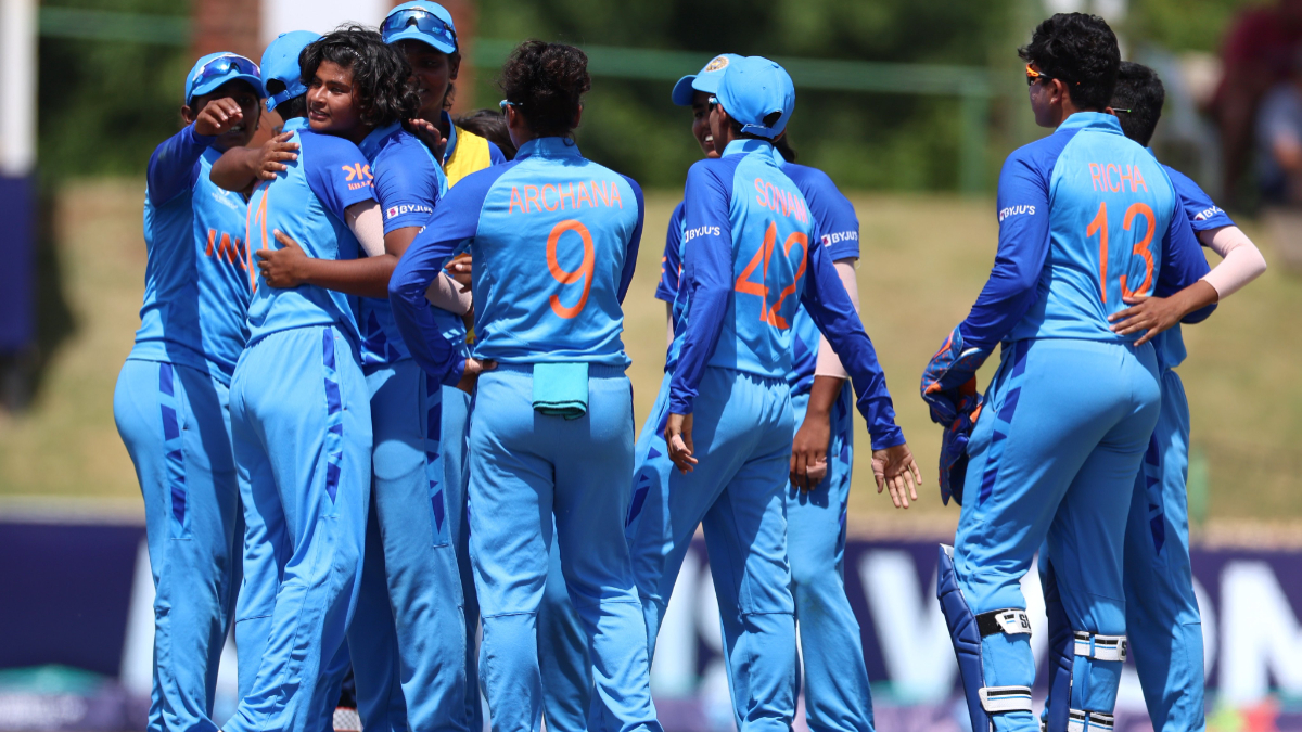   

 Electing to bat, West Indies posted 118 for 6 in their Women's T20 World Cup Group 2 match against India here on Wednesday. Opener Stafanie Taylor top-scored for West Indies with a 40-ball 42 while Shemaine Campbelle contributed 30. 