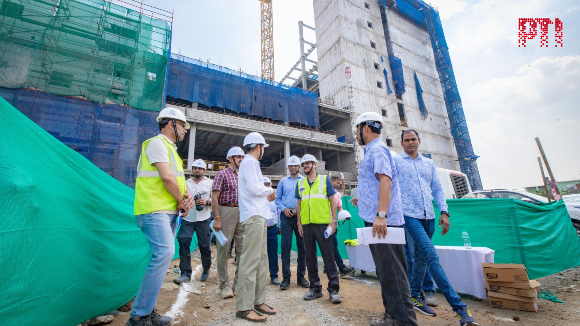 Odisha News LIVE: Chairman 5T and Nabin Odisha Kartik Pandian reviewed the progress and held discussions with concerned officers of SCB Medical College 