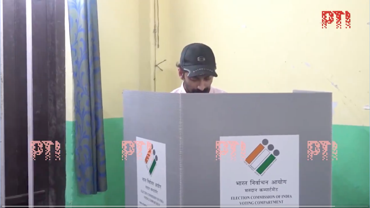 Kerala Lok Sabha election 2024 LIVE: Actor Fahadh Faasil Votes in Alappuzha