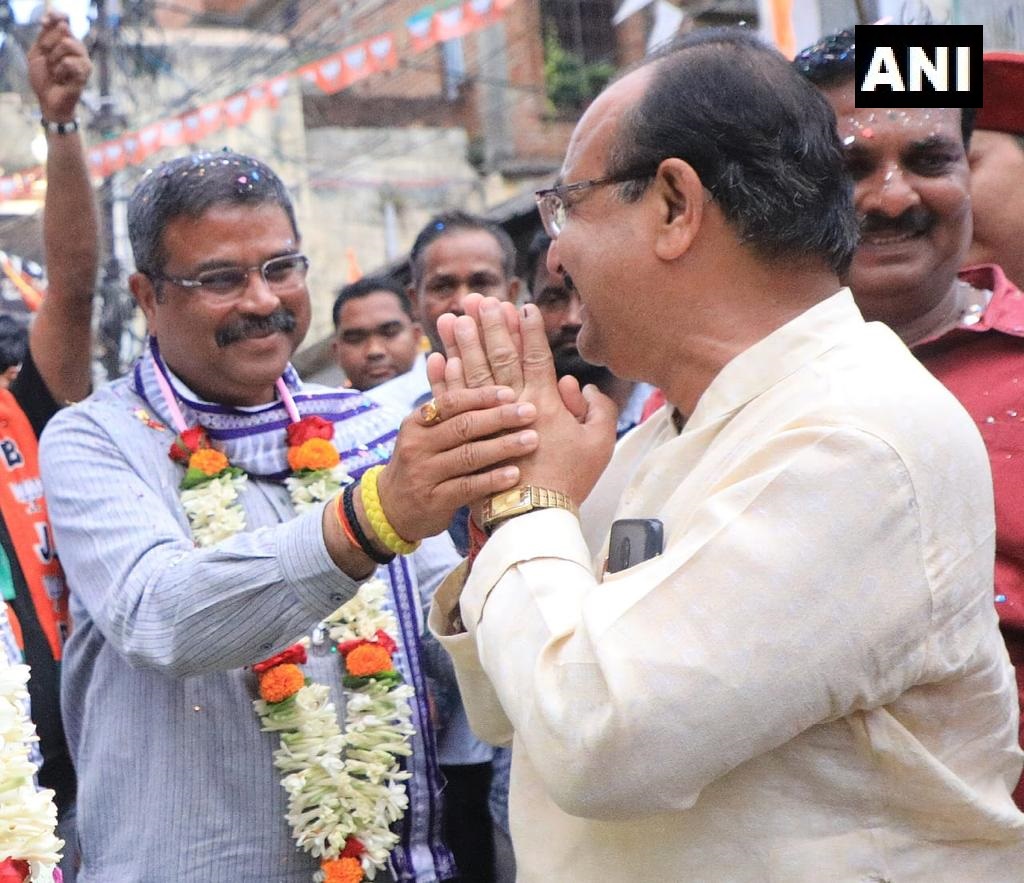 Lok Sabha Election 2024 LIVE: Dharmendra Pradhan holds a padayatra in Sambalpur