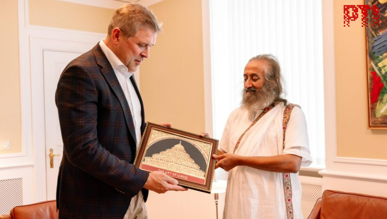 World News LIVE: Global Peace Ambassador Gurudev Sri Sri Ravi Shankar received by Iceland&rsquo;s Prime Minister Bjarni Benediktsson in Reykjav&iacute;k